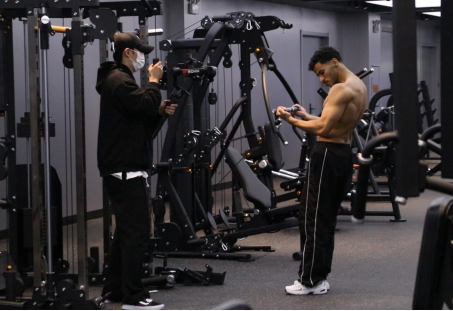 The shooting scene process of the brand-new selectorized QUIIKBODY line captured every moment of our efforts and breakthroughs.